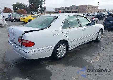 2000 Mercedes-Benz E 320 z USA, uszkodzony, nr VIN WDBJF65J9YB110941